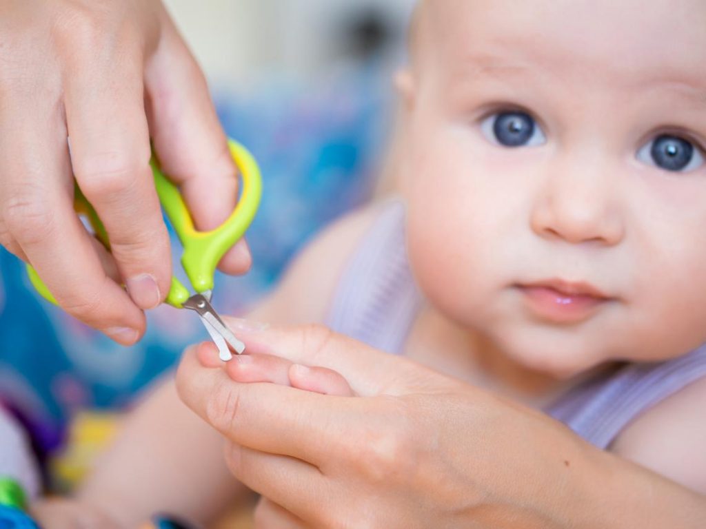 Consejos para cortar las uñas del bebé