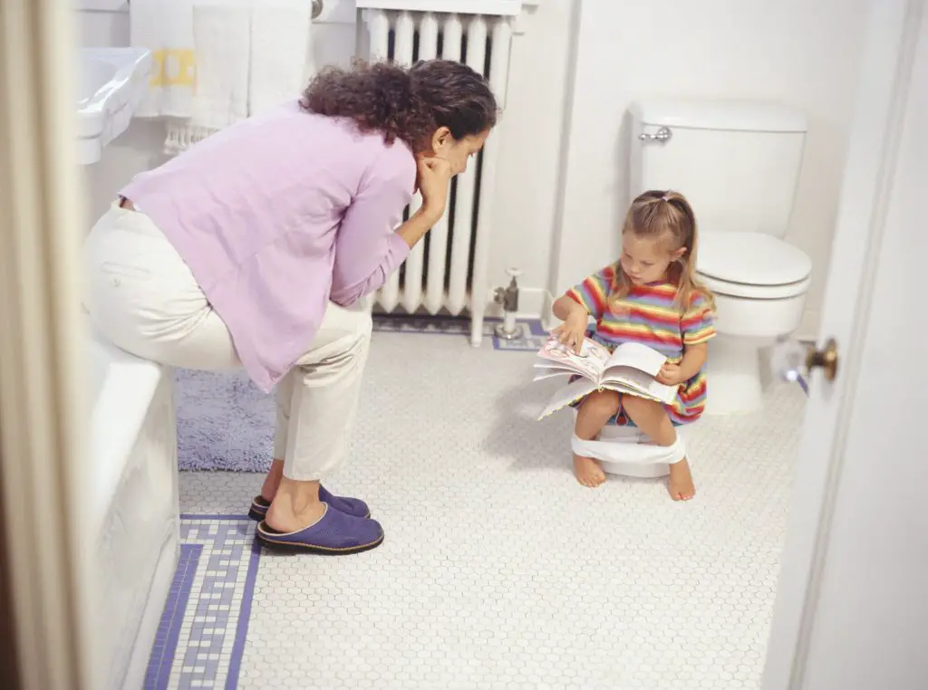 Pasos para lograr que tu niño vaya al baño