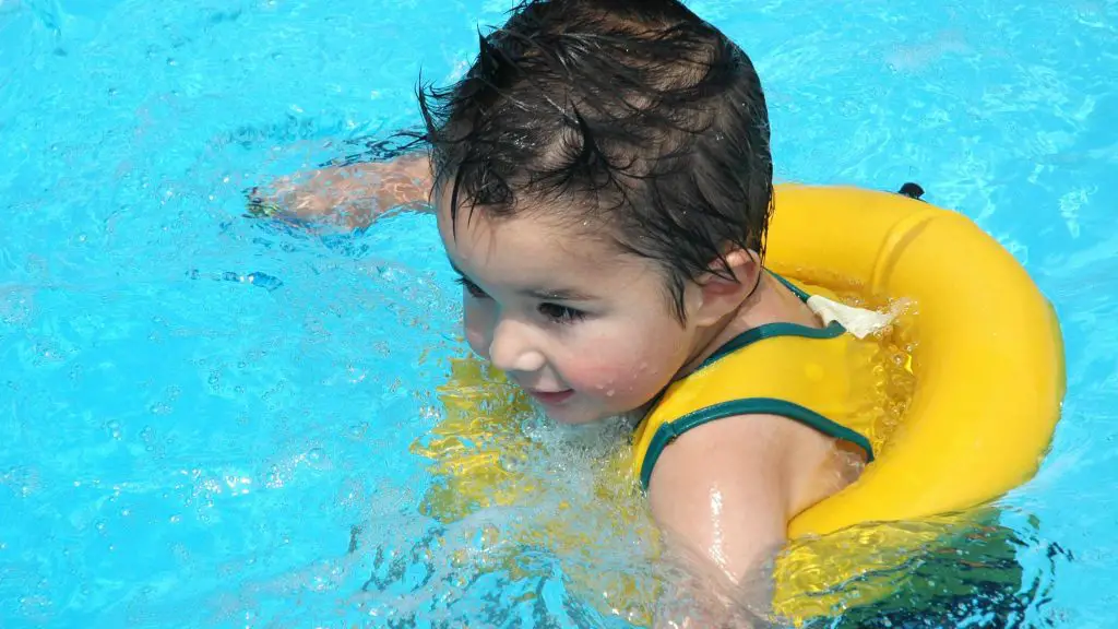 razones por las que los niños deben practicar natación