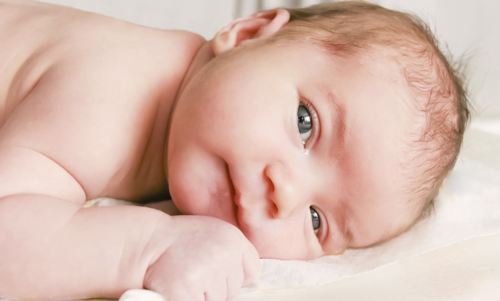 Los bebés menores de 4 meses tienen superpoderes visuales