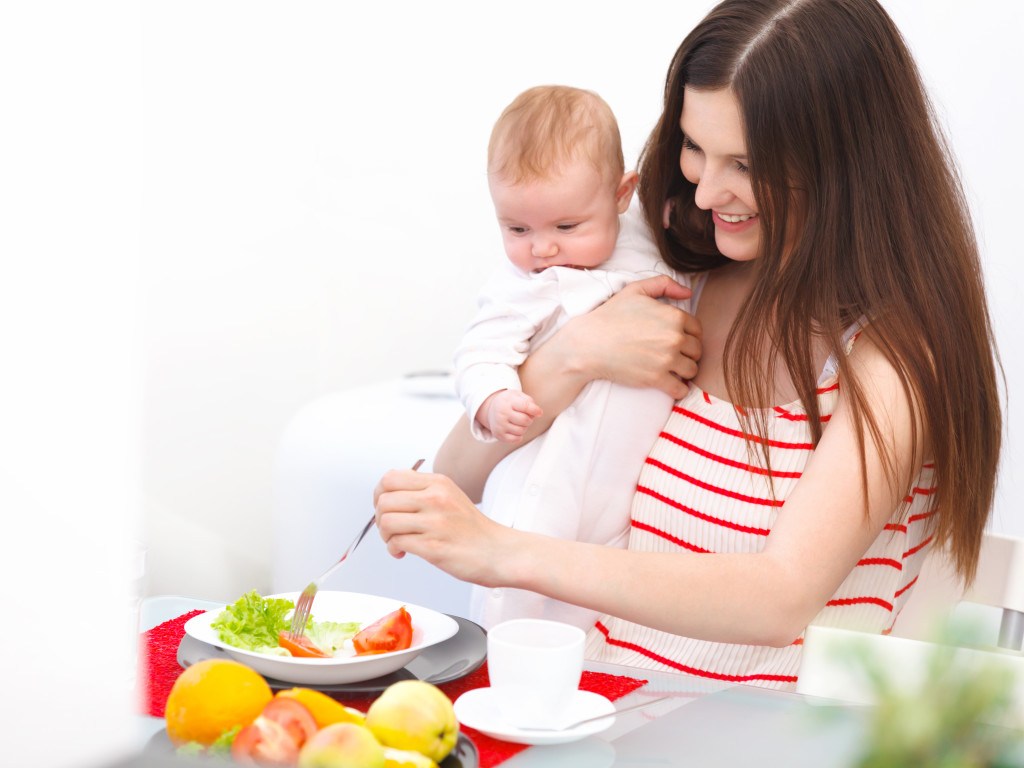 La alimentación para una madre lactante Importancia para el bebé