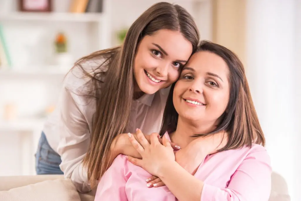 Las mamás debemos aconsejar a nuestras hijas.