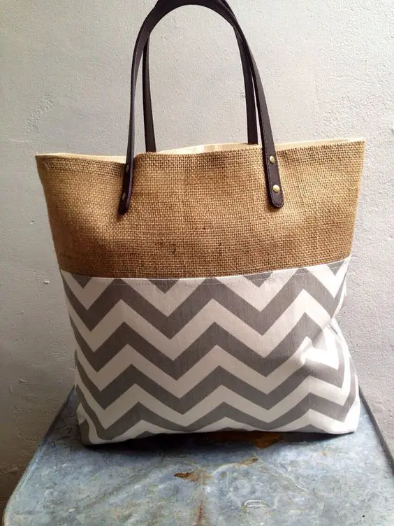 Bolso de tela grande con dos diseños distintos Bolso de tela grande con dos diseños distintos