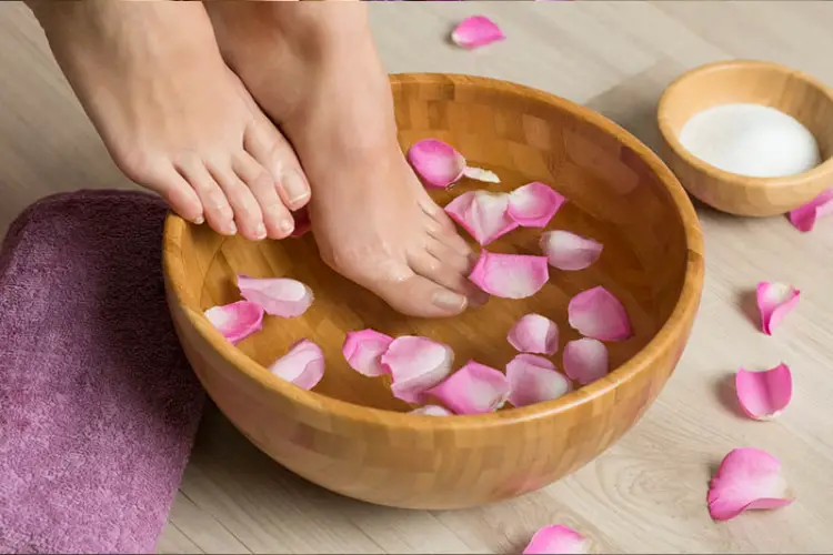 ¿se hinchan los pies en el embarazo? Baños frío en pies ¿se hinchan los pies en el embarazo? Baños frío en pies