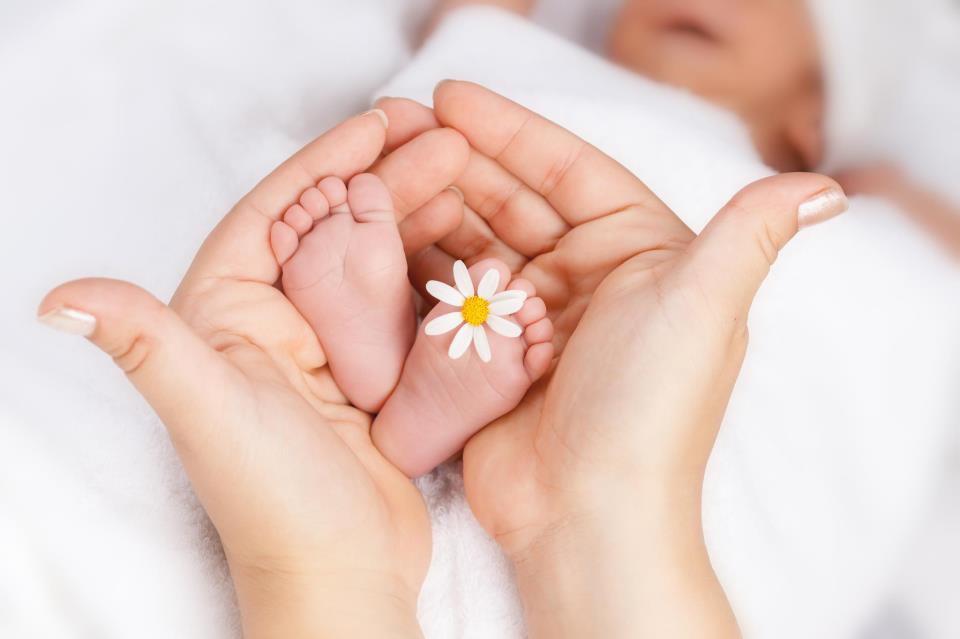 bebe recién nacido pies de bebé recién nacido