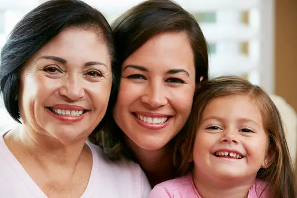Abuela materna madre e hija Abuela materna madre e hija