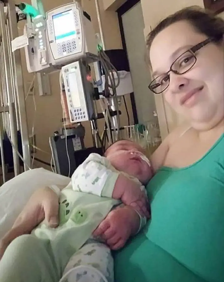 mamá de bebá de 7 kilos mamá de bebá de 7 kilos