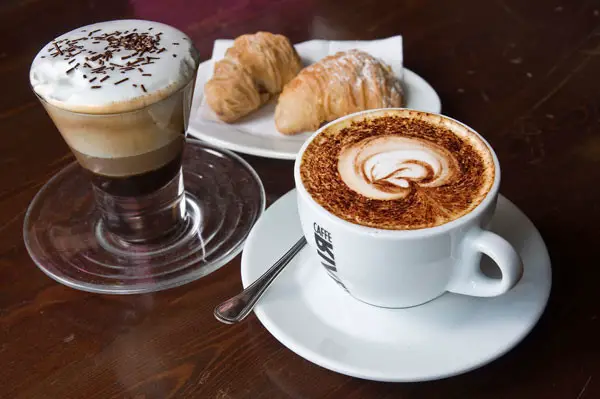 taza de café capuccino