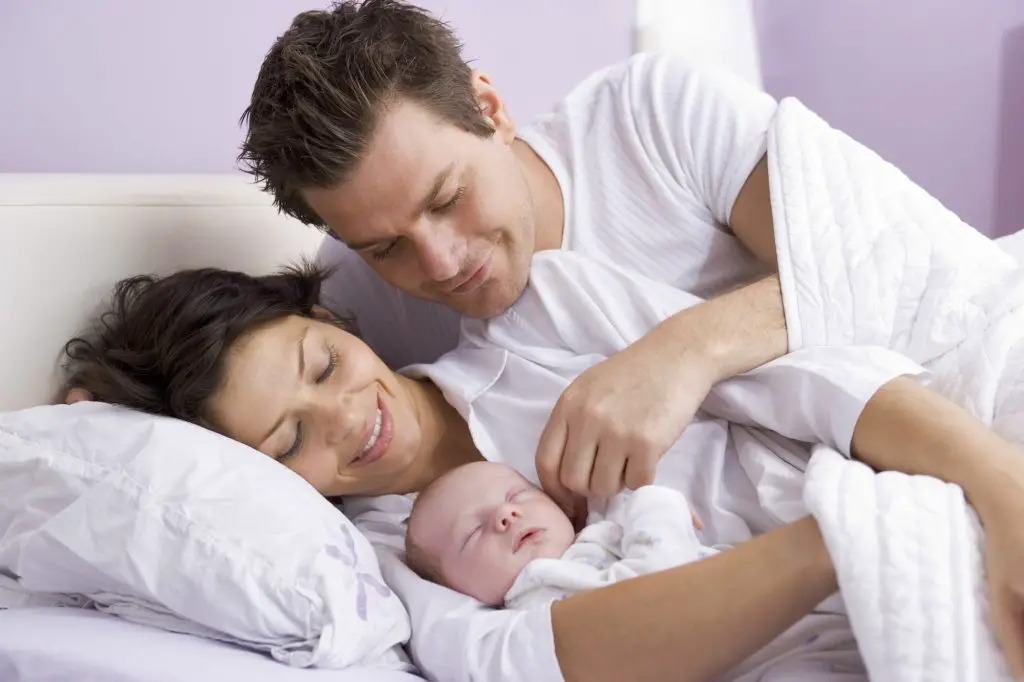 familia de mama, papa, y bebe familia de mamá papá y bebé