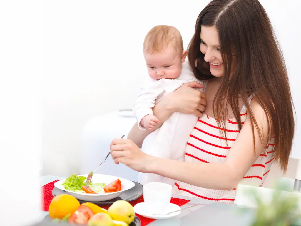 mama siguiendo dieta para lactancia