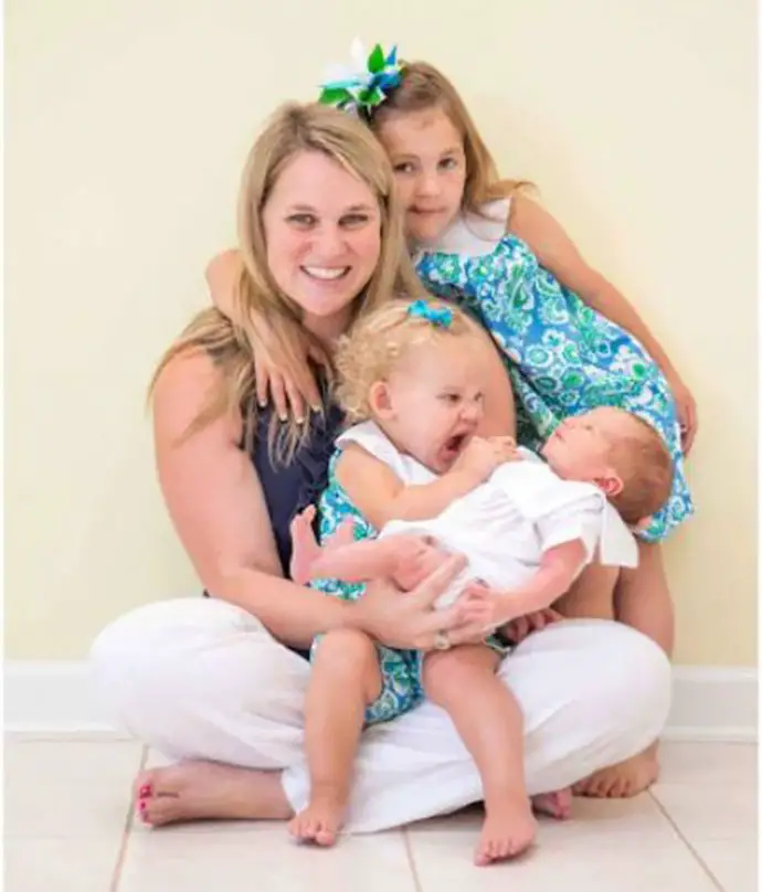 mama con niñas celosas mama con niñas celosas