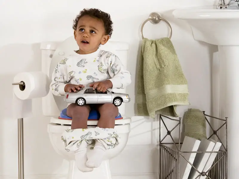 tips para dejar el pañal bebe sentando en wc