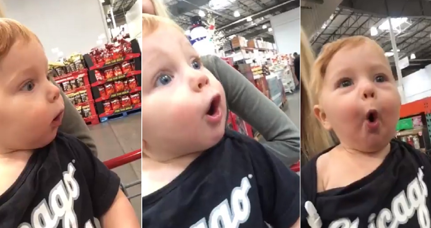 bebe sorprendido por la navidad viral