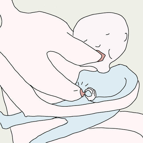 mamás que amamantan bebé lactando
