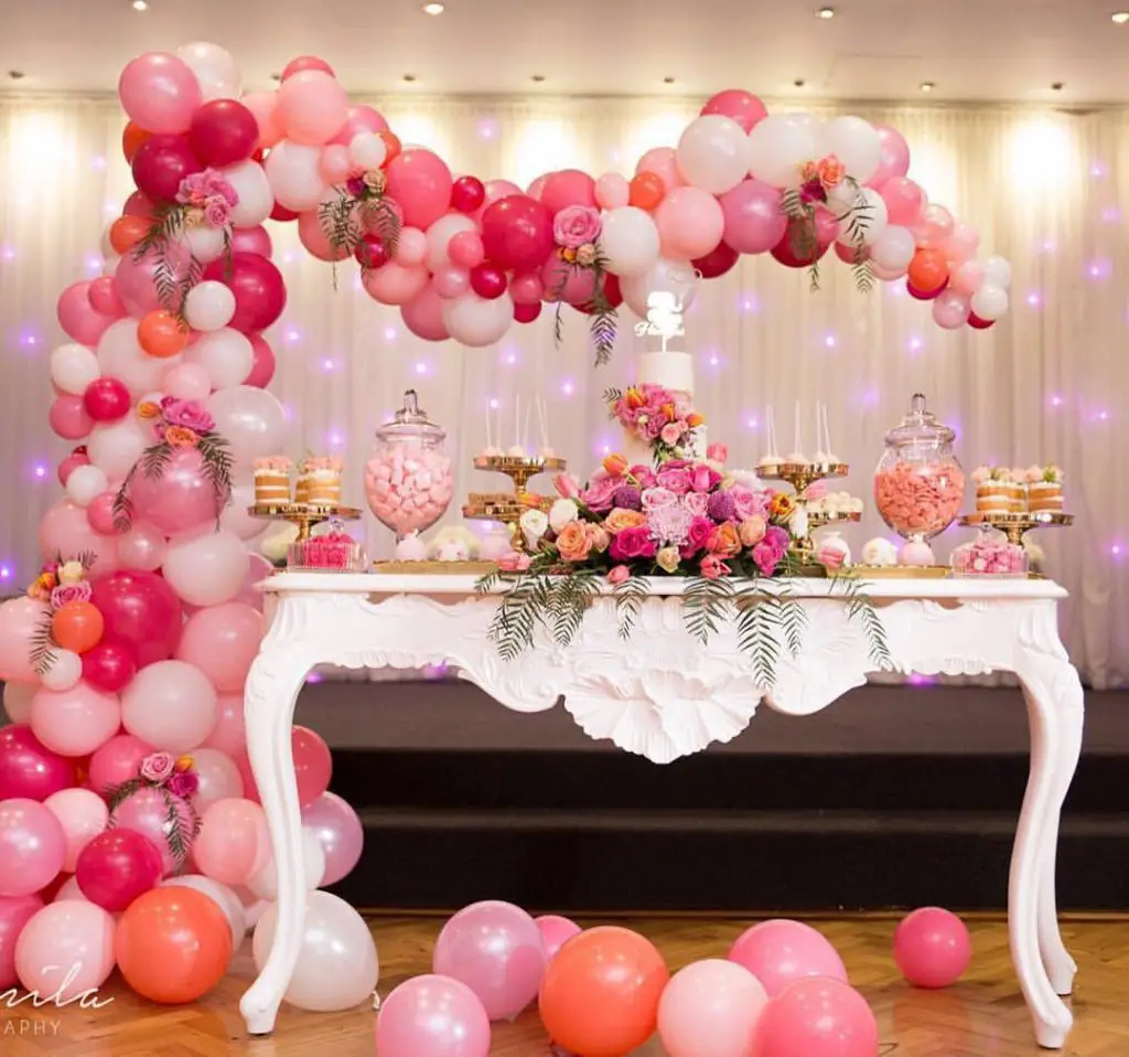 decoración con globos guirnalda 