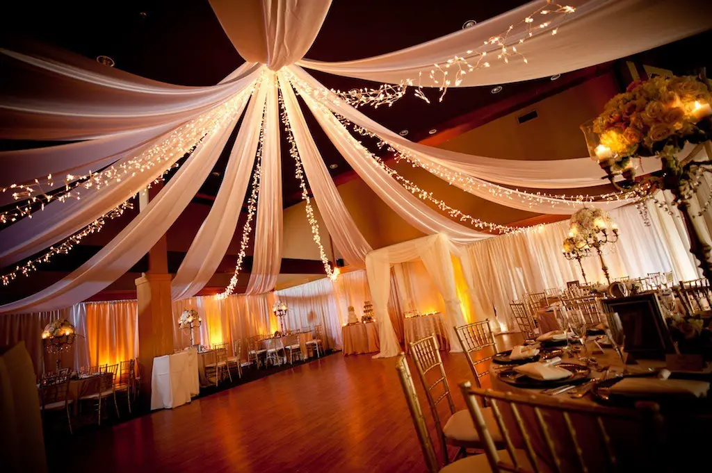 decoración con telas en el techo boda decoración con telas en el techo boda