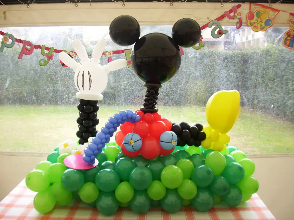decoración con globos mickey