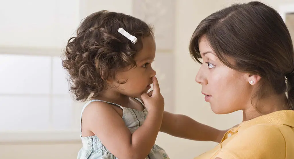 mama con niña pequeña