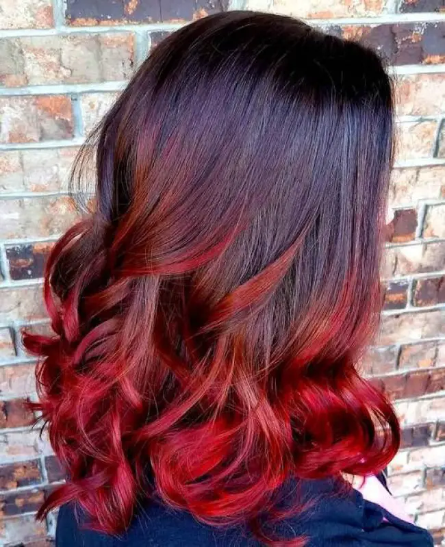 Mechas Rojas En Cabello Corto