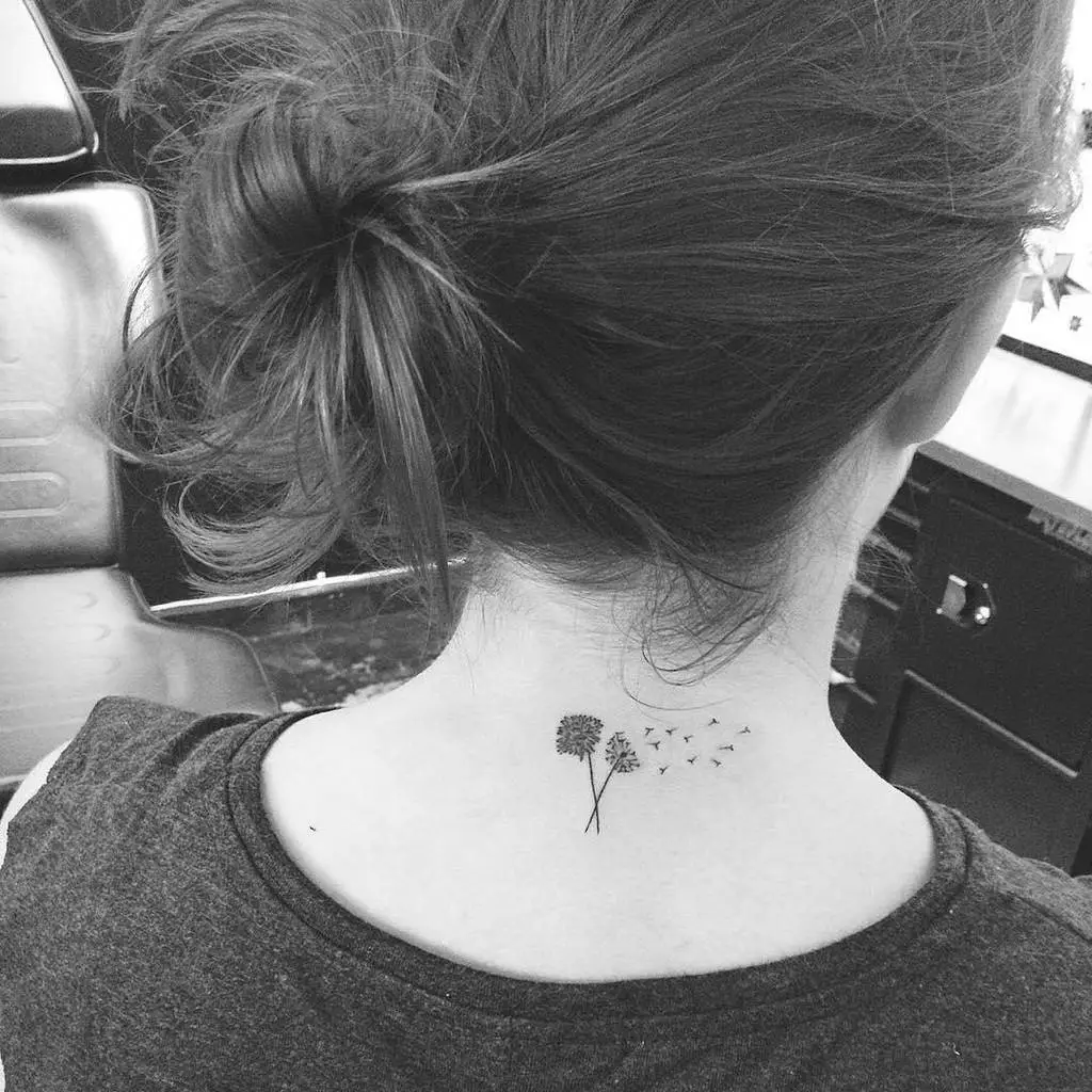 tatuajes para mujeres en cuellos