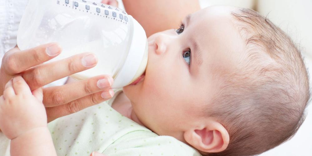 cómo bajar la fiebre a un bebe hidratacion cómo bajar la fiebre a un bebe hidratacion