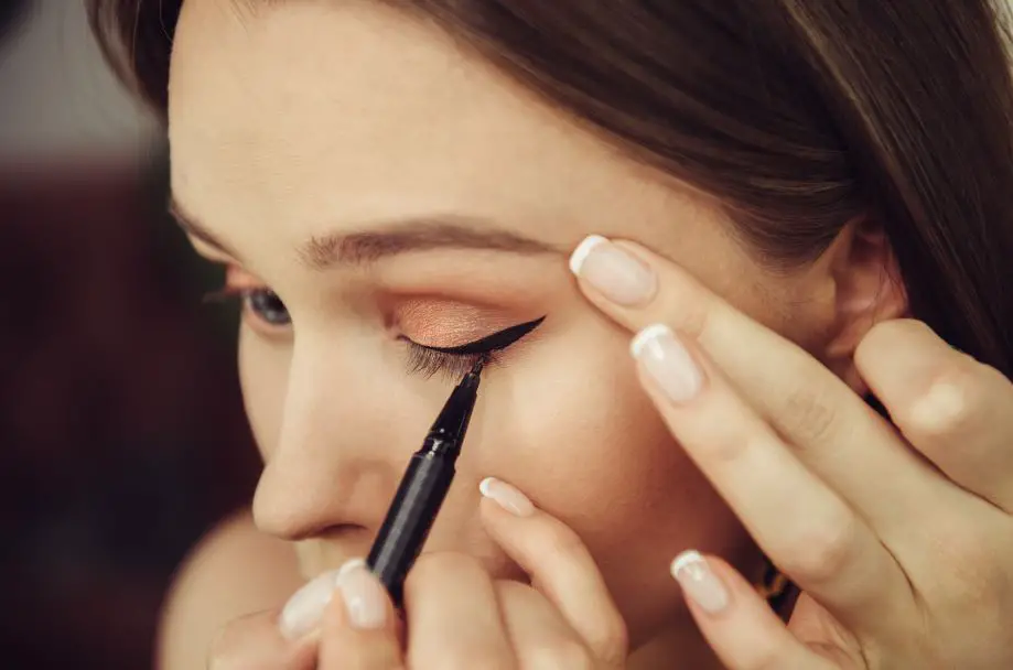 como maquillar ojos caídos delinear como maquillar ojos caídos delinear