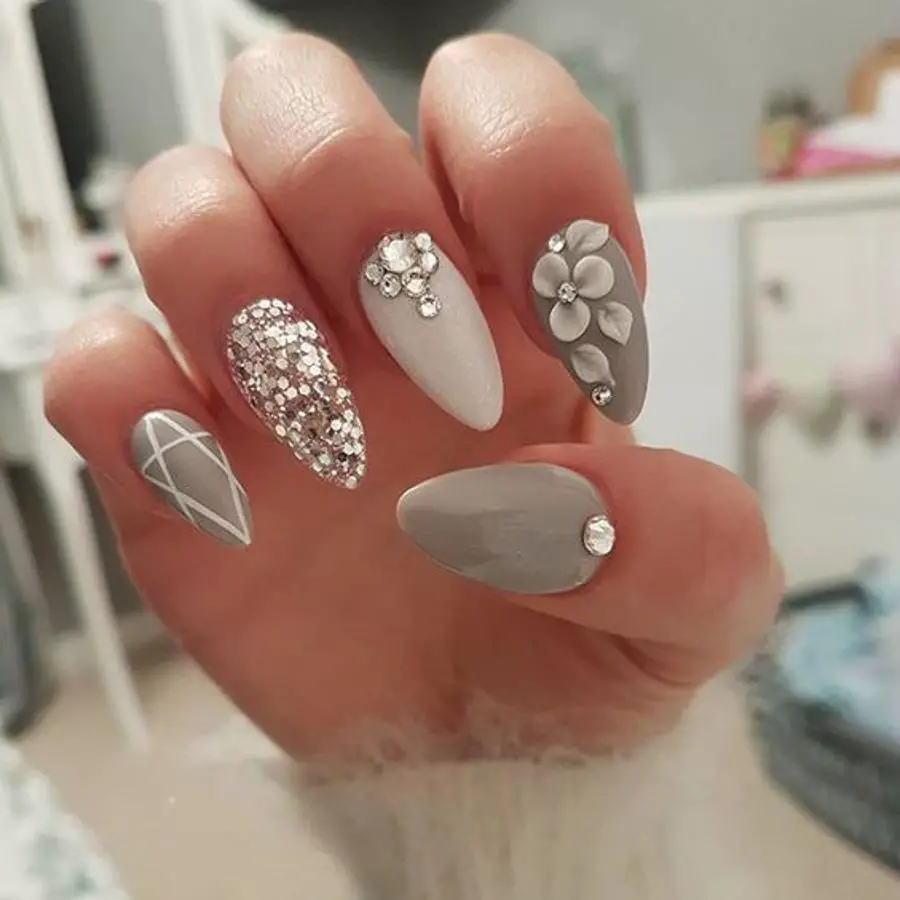 uñas esculpidas en relieve uñas esculpidas en relieve