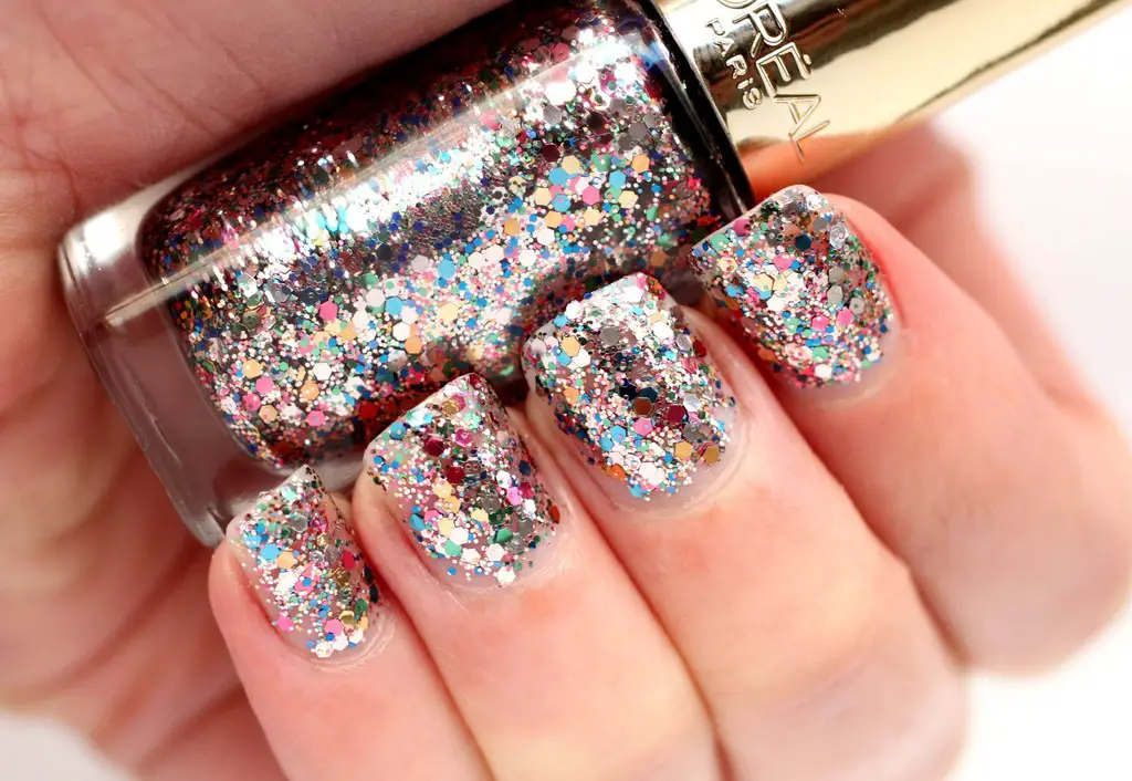 esmalte de unas glitter