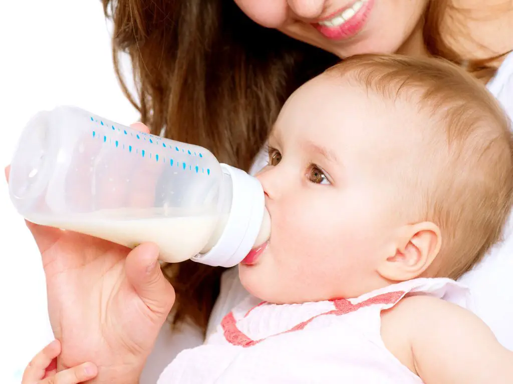 vómitos en bebes regurgitaciones vómitos en bebes regurgitaciones