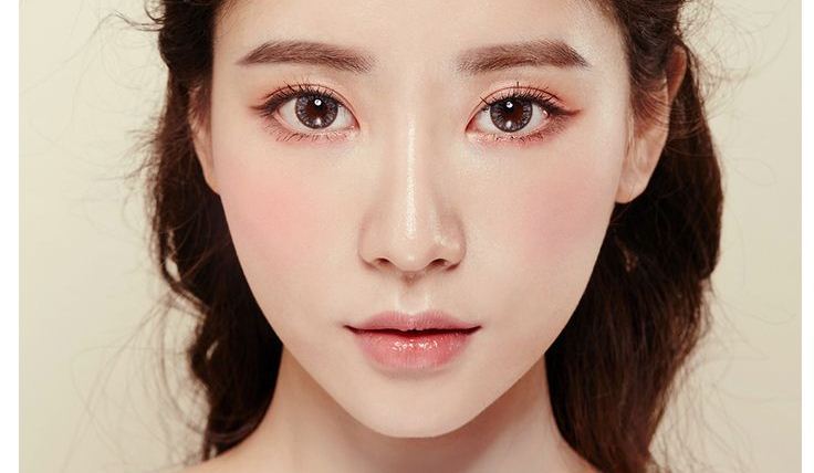 Maquillaje Coreano de ojos y cejas Maquillaje Coreano de ojos y cejas