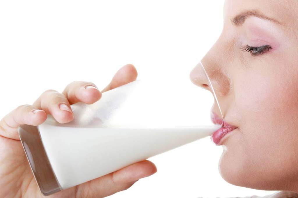 remedios caseros para la acidez vaso de leche