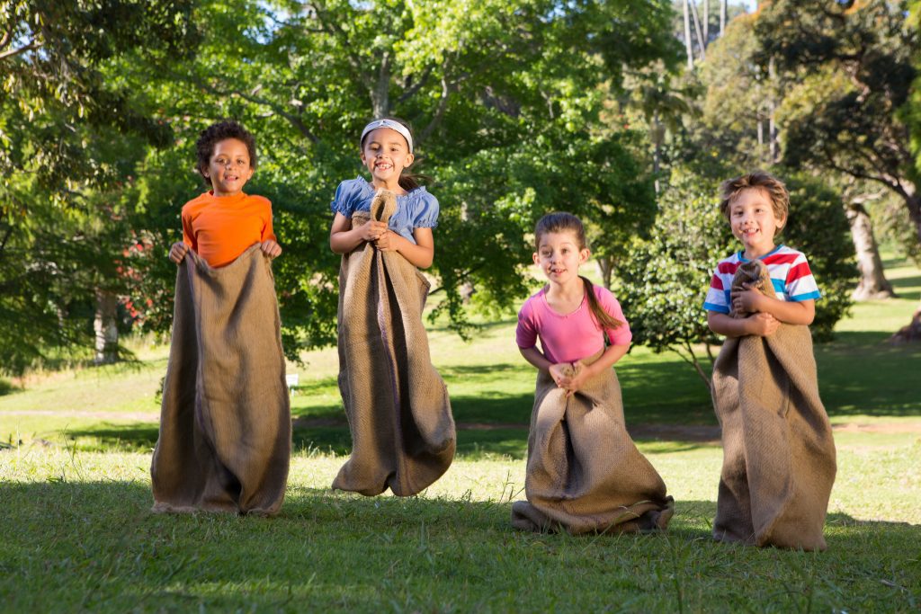 juegos tradicionales carrera de sacos