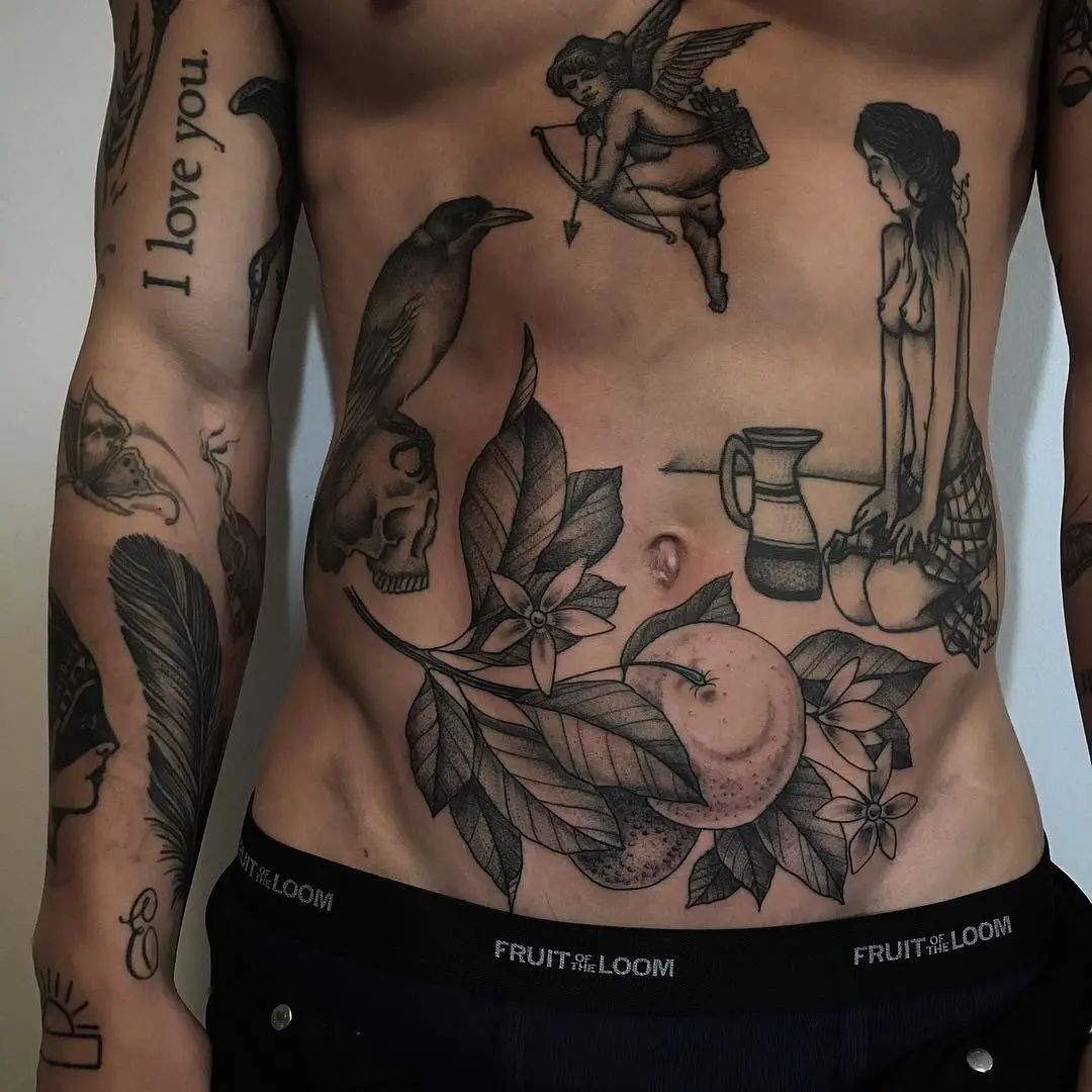 Tatuaje en abdomen 