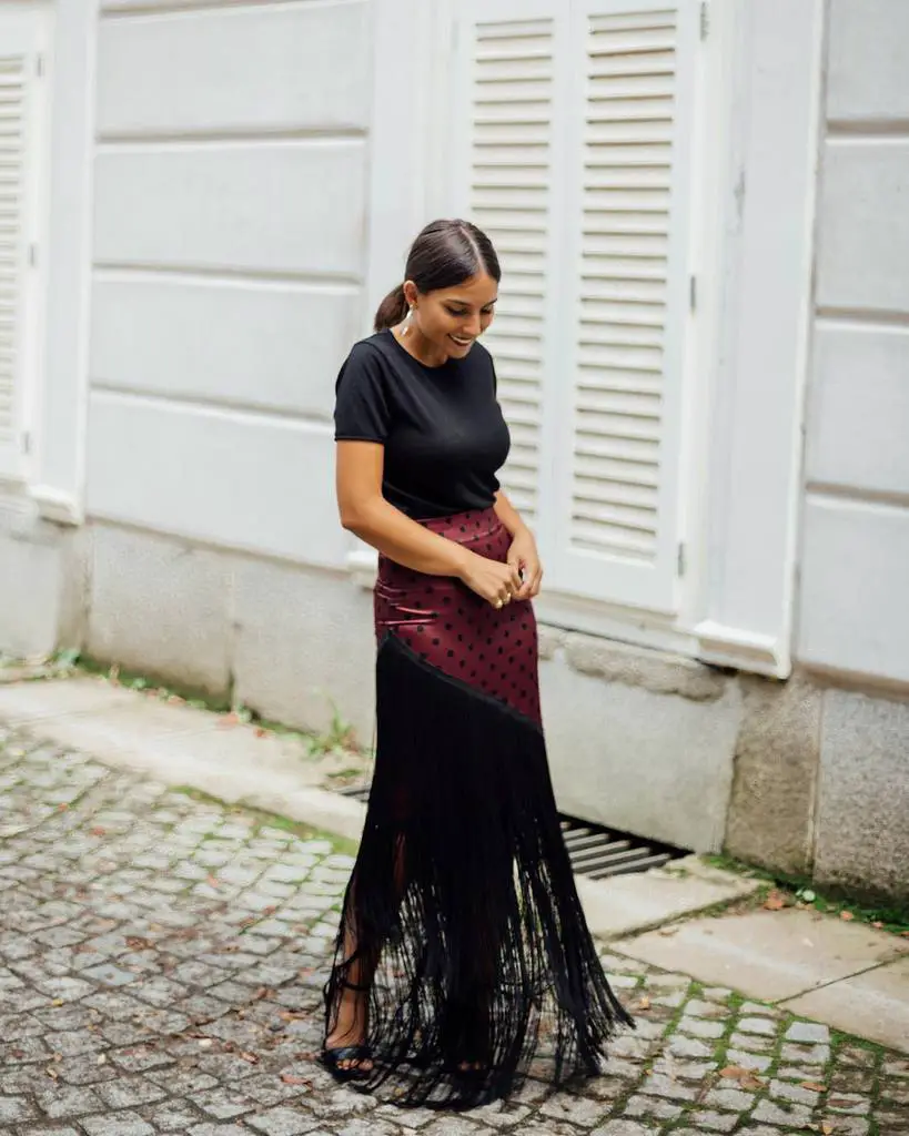 Outfits de faldas flecos y lunares
