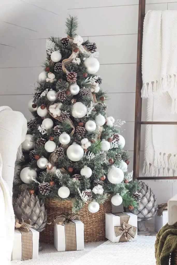 como decorar un árbol de navidad natural 1