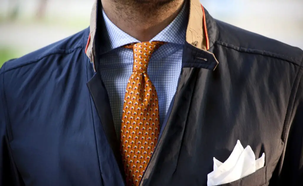 corbata naranja 