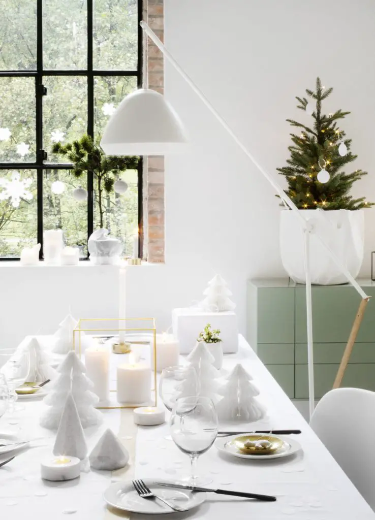 decoración de mesa navideña idea minimalista