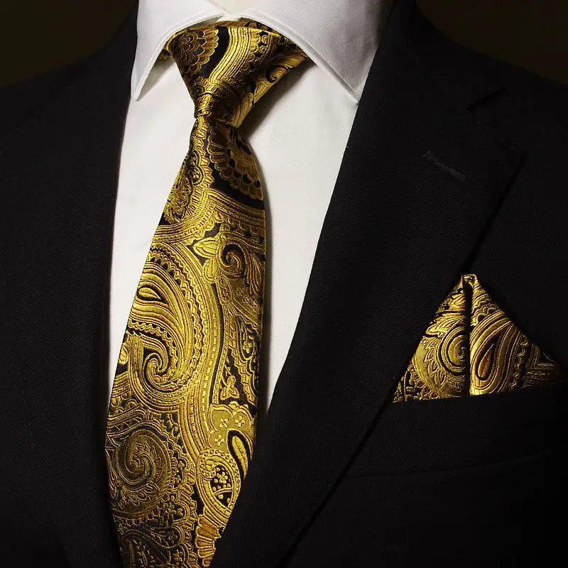 corbata dorada 