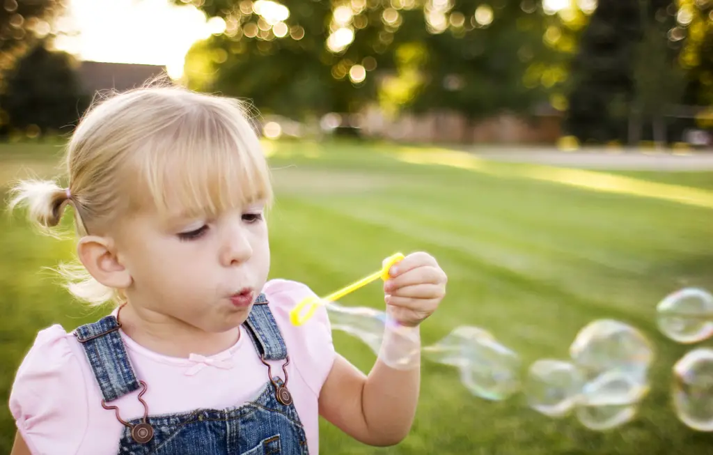 juego de burbujas bebes 1 ano