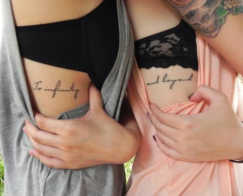 tatuajes pequeños para hermanas infinito