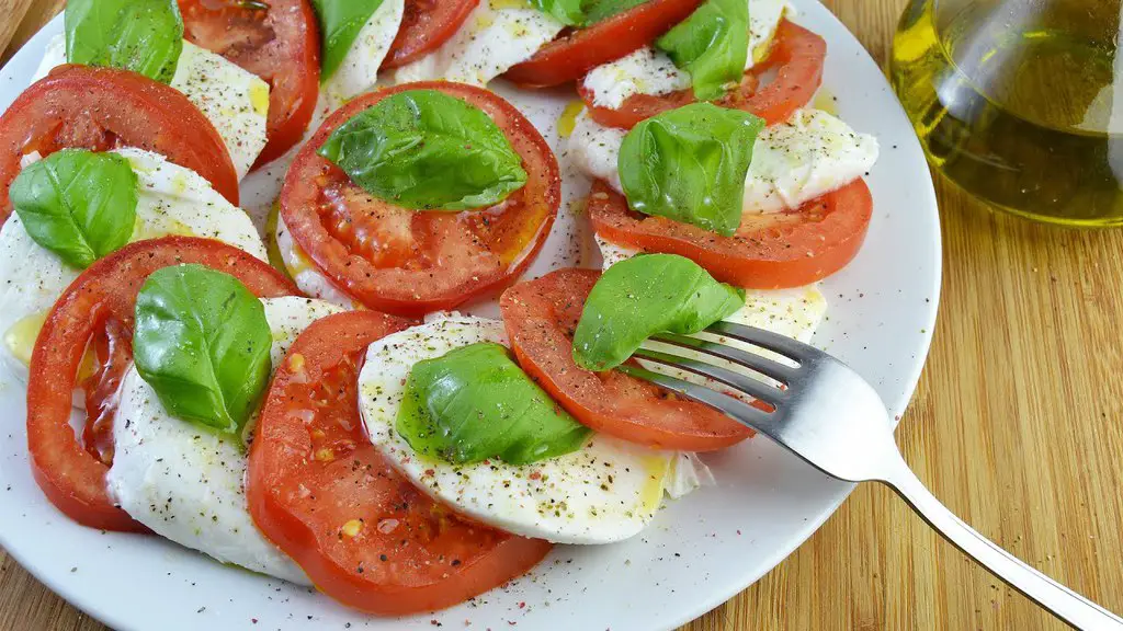 cenas rápidas ensalada caprese