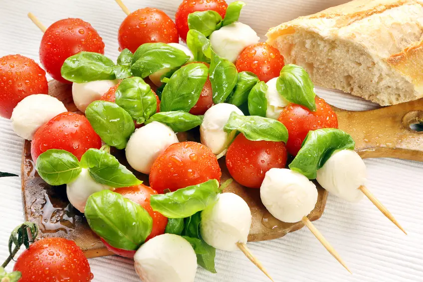 cenas saludables Caprese brocheta cenas saludables Caprese brocheta