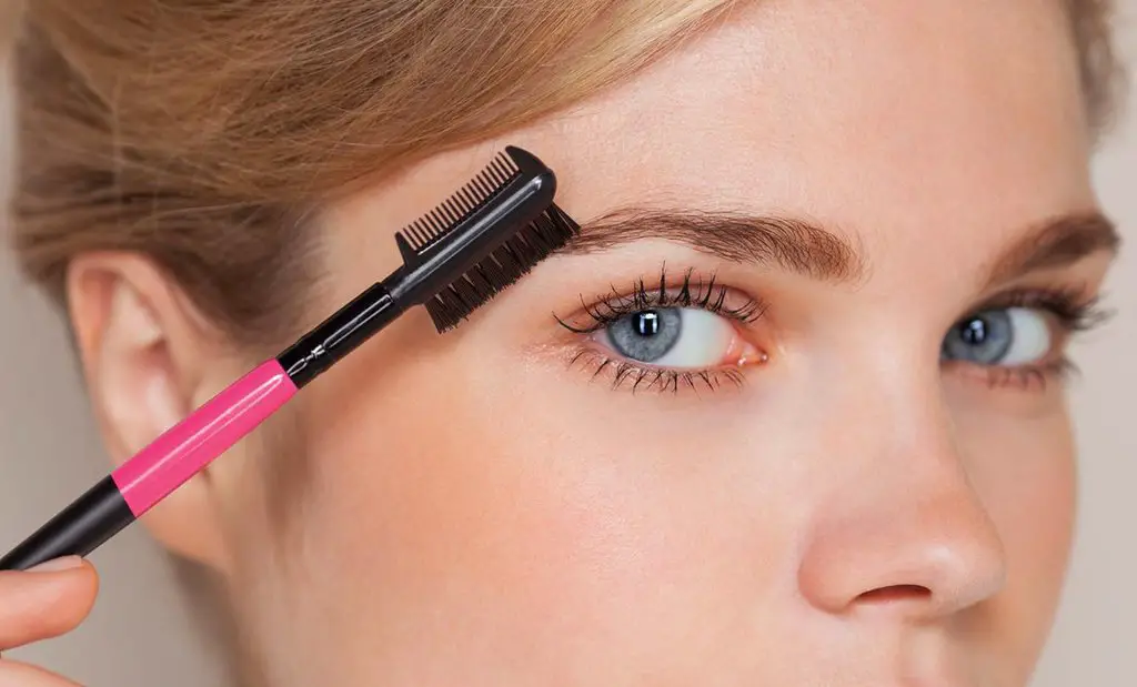 delinear tus cejas con lapiz