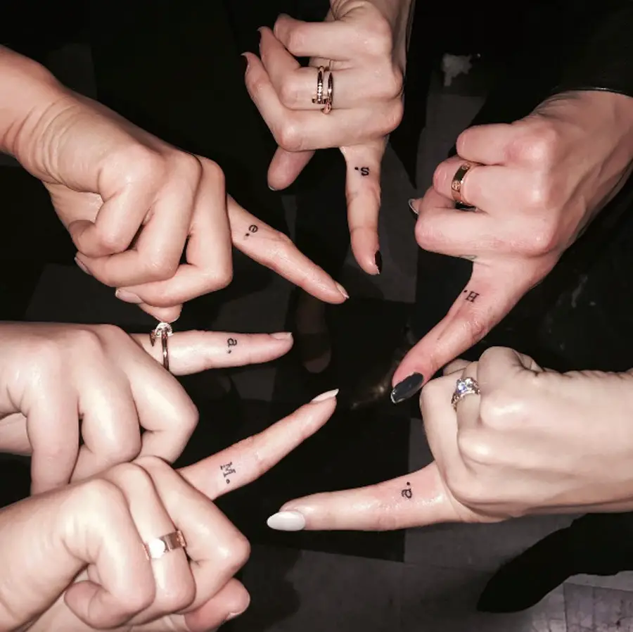 Tatuajes pequeños para amigas Tatuajes pequeños para amigas