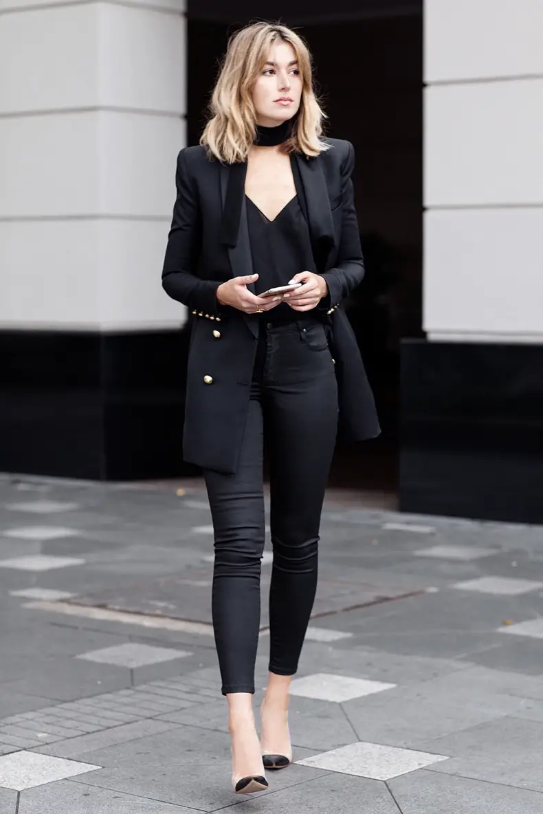 Outfit con blazer negro