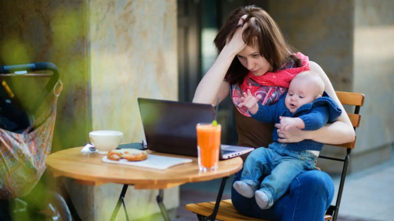 mama estresada con el trabajo