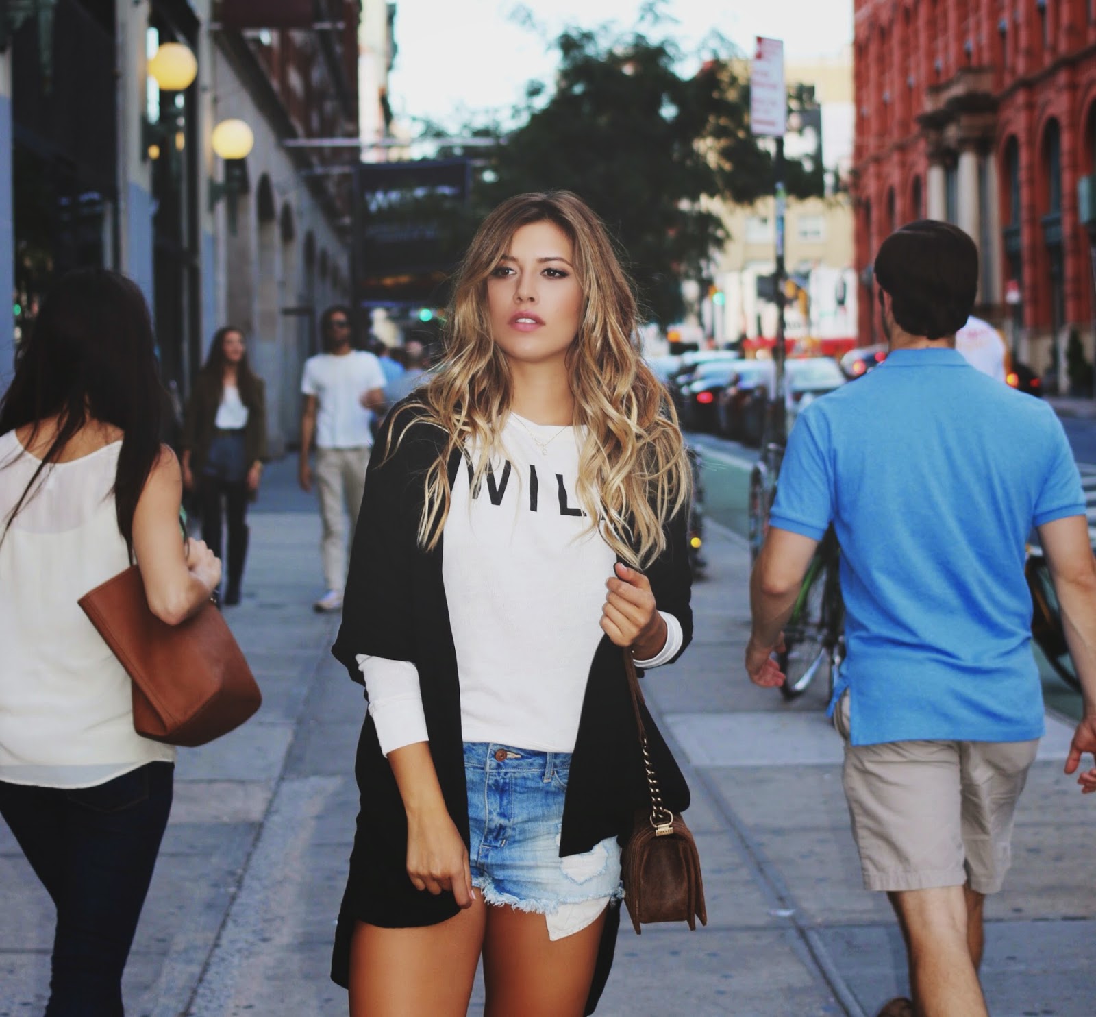 Outfit con short de mezclilla Outfit con short de mezclilla