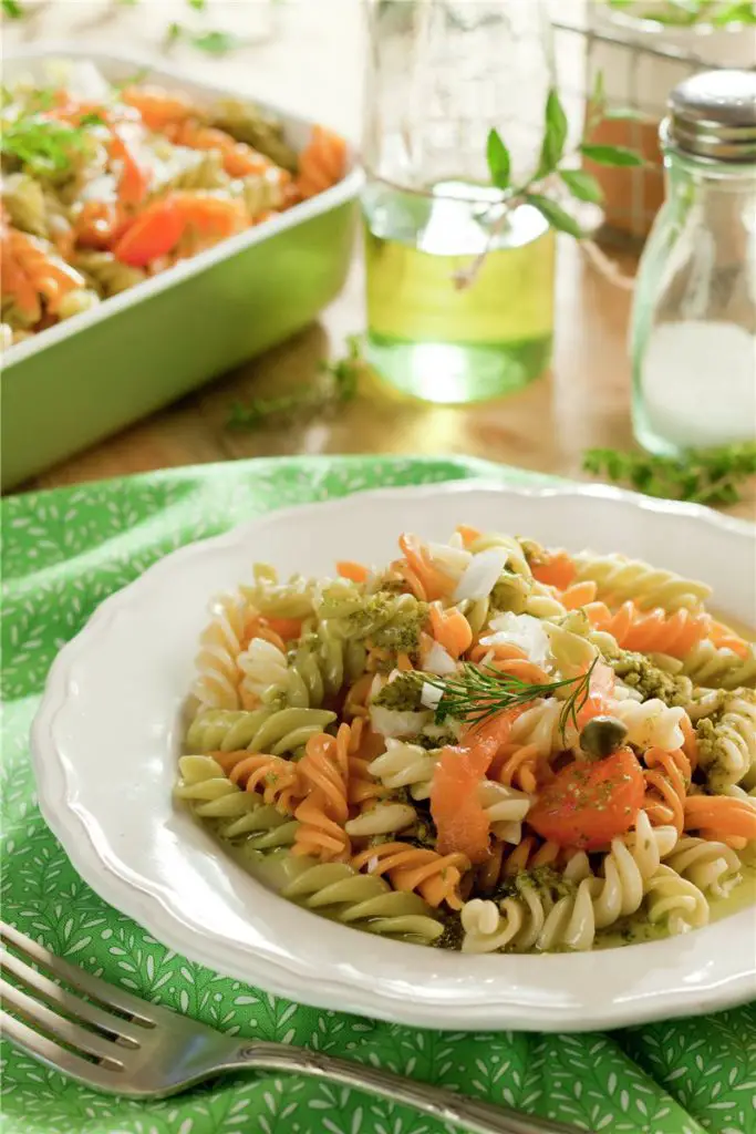 almuerzos saludables ensalada con salmon