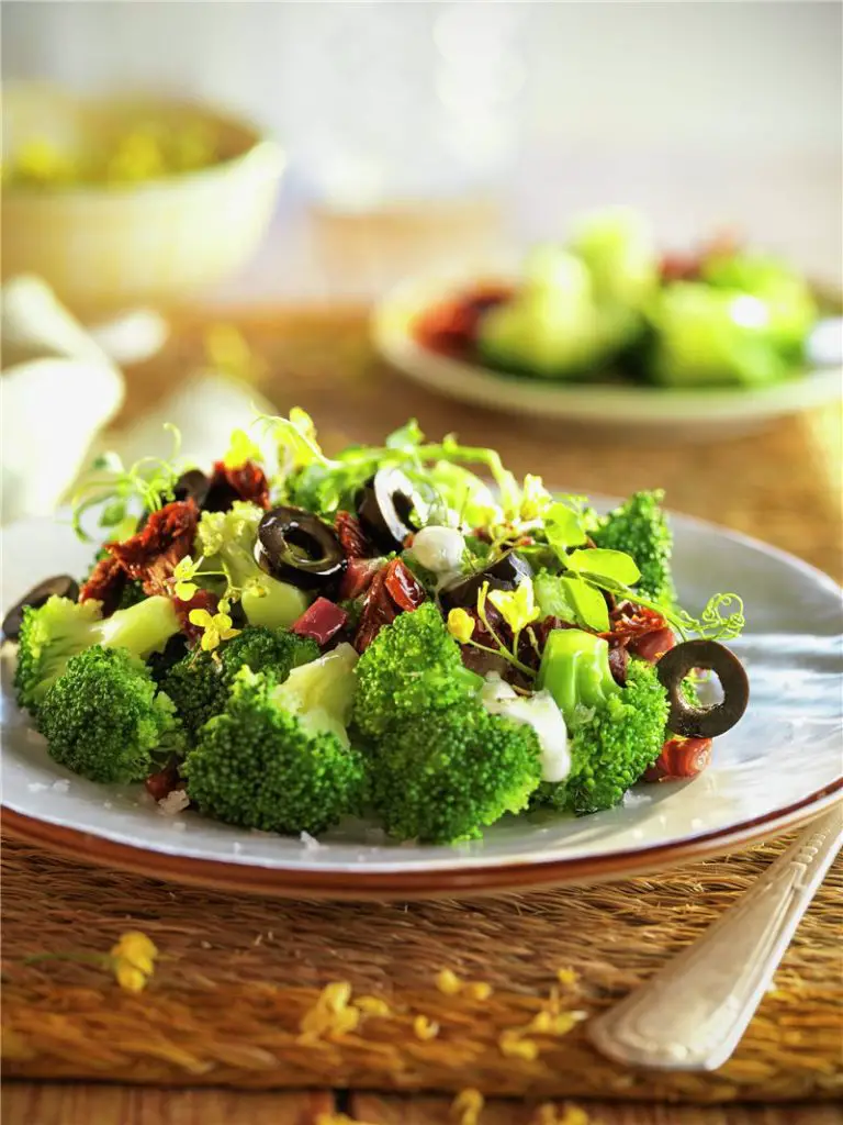 comidas saludables ensalada de brocoli