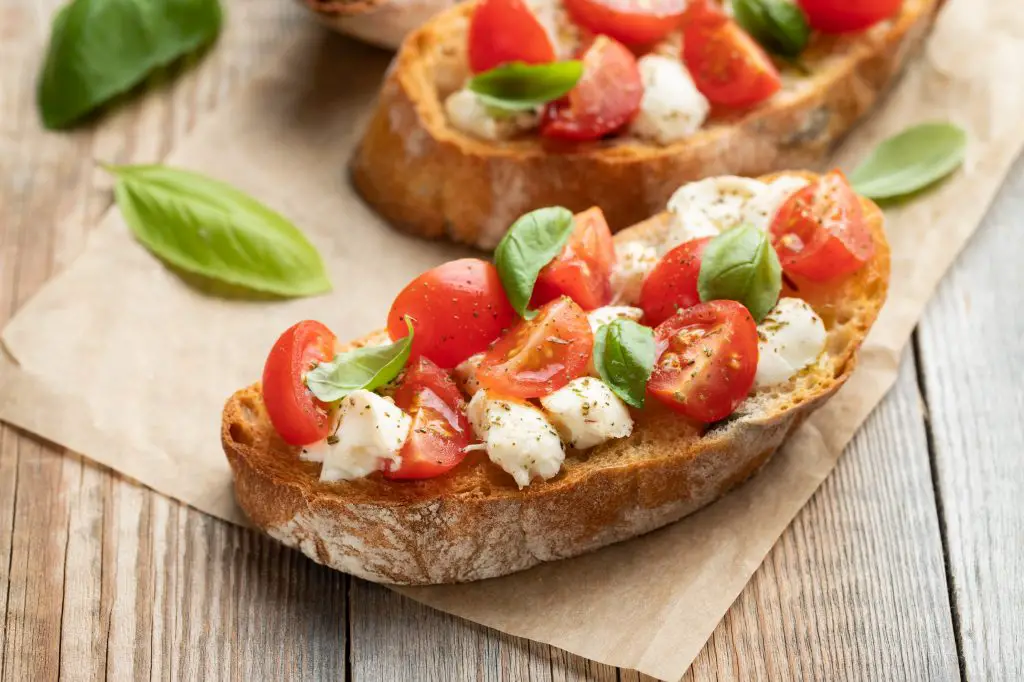 desayunos saludables pan con tomate